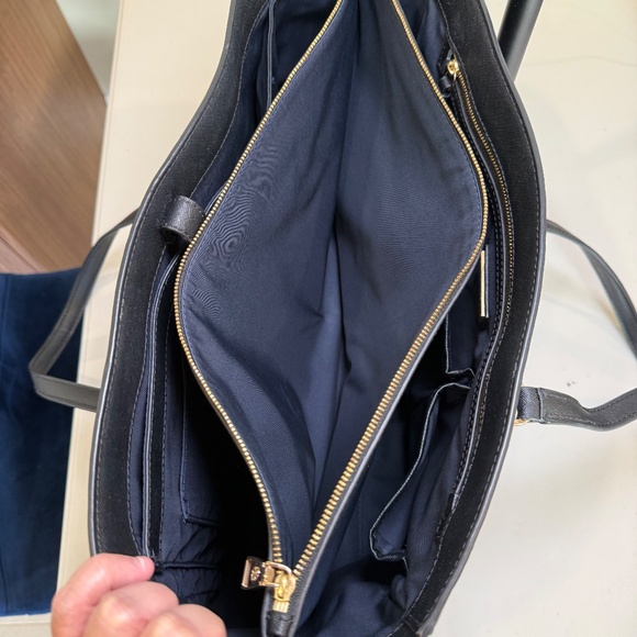 Tory Burch Robinson Tote Black - Picture 13 of 16